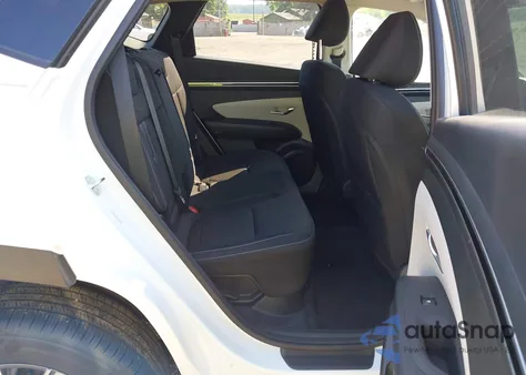 2024 Hyundai Tucson Hybrid Blue z USA, uszkodzony, nr VIN KM8JBCD15RU210906